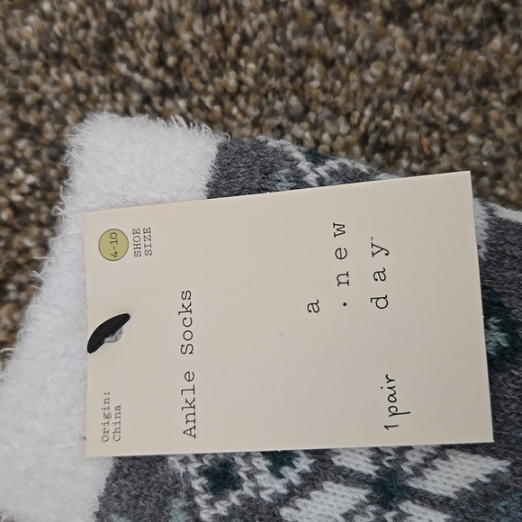 NWT 3 Pairs Fuzzy Ankle Slipper Home Socks Green/White and Pink Size 4-10 - Picture 4 of 5